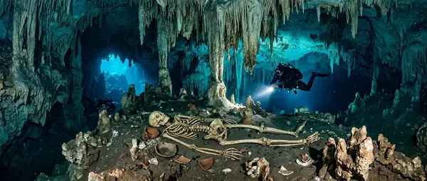 13,700-Year-Old Skeleton Found in Underwater Mexican Cave