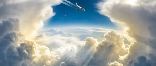 Έπεσε 10 χλμ χωρίς αλεξίπτωτο και επέζησε